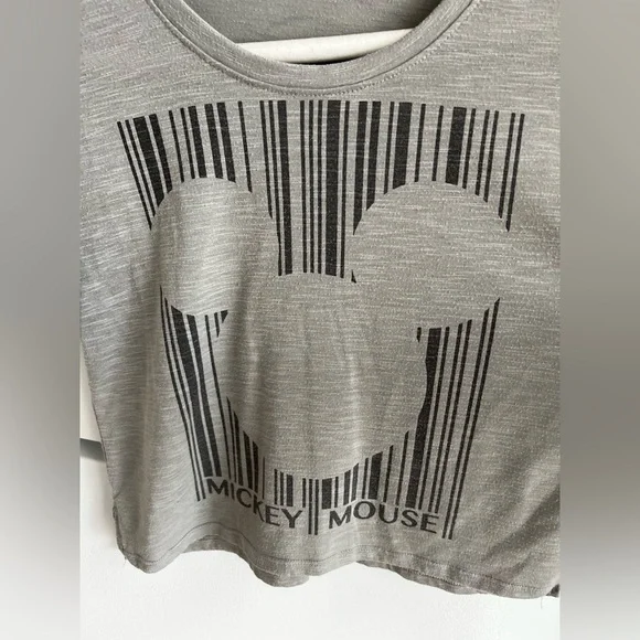 Women’s Gray Cropped Mickey Mouse Disney T-Shirt! - Picture 4 of 6